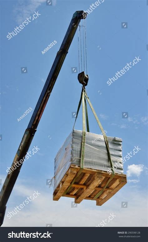 how to lift pallets